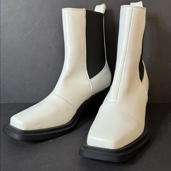White and Black Western Boots - Picture 2 of 12